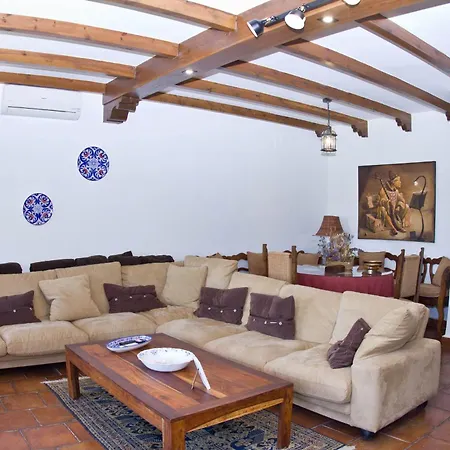 De La Virgen Holiday home